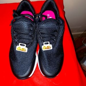Men's sneaker size 10